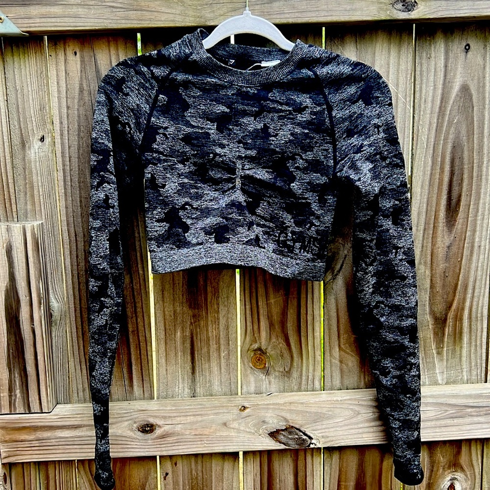 Gym shark workout top